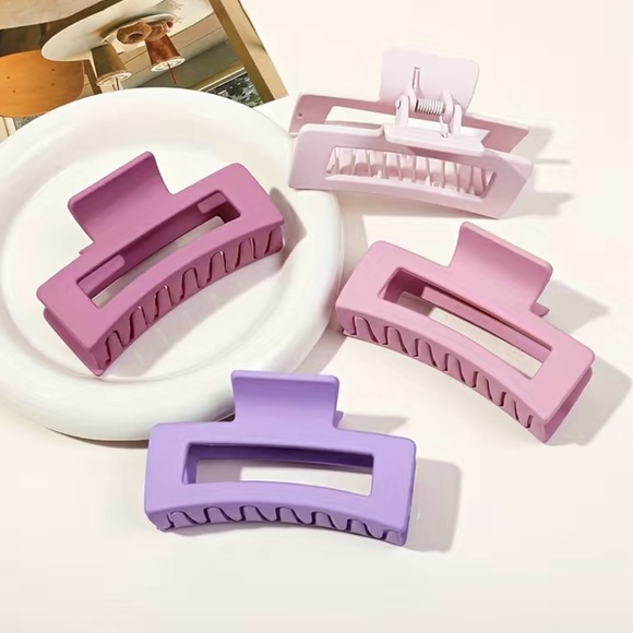 Accessories - Hair Clips- 4 Pack - New in pack